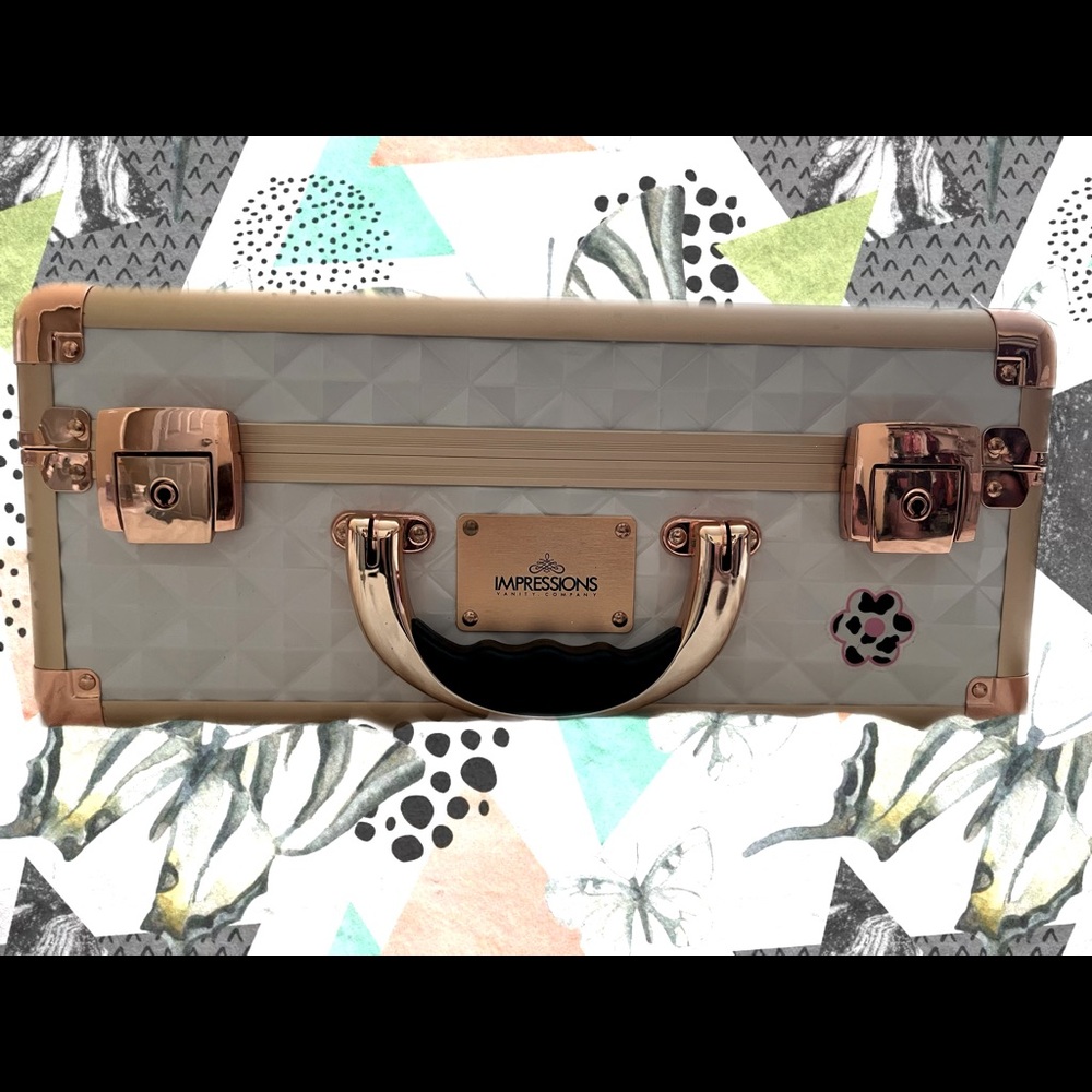 Impression portable vanity